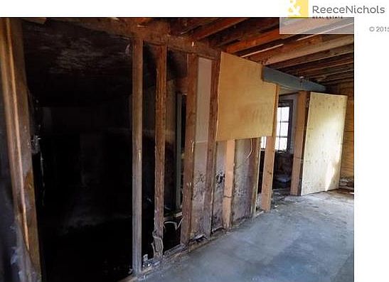 4th image of 2613 E 77th Ter