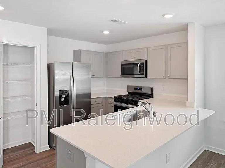 412 Cherry Laurel Dr — Photo 11