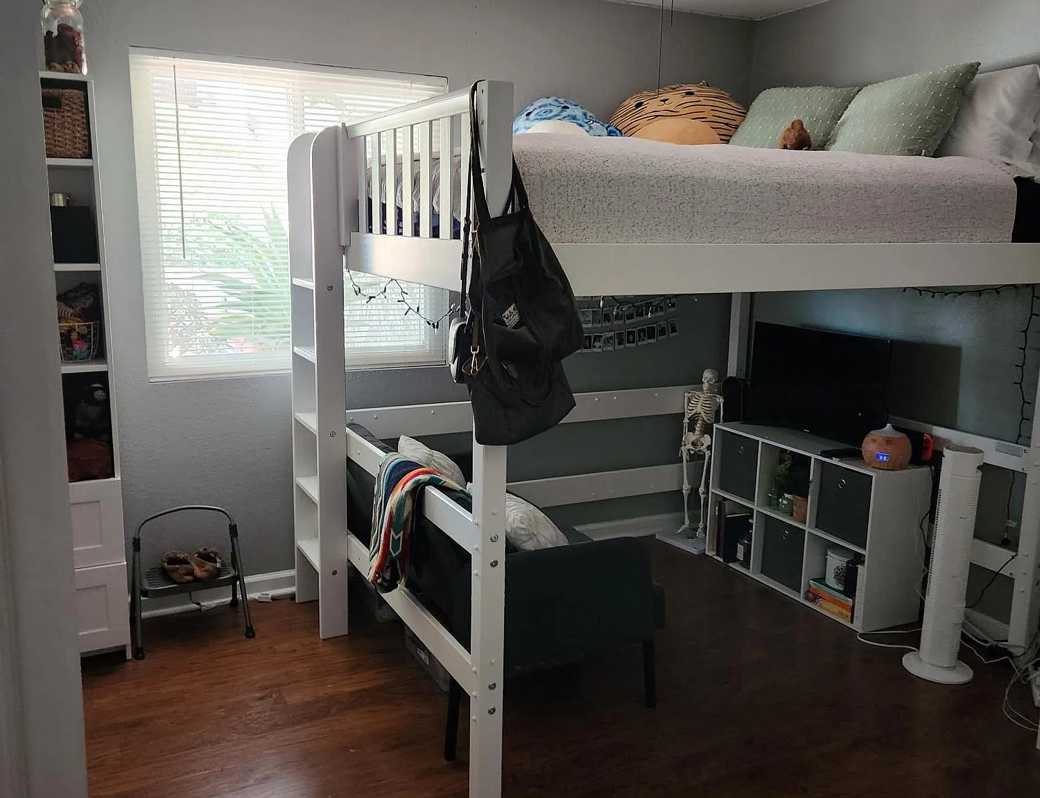 3 bed, 2196 sqft, $975 — Photo 1