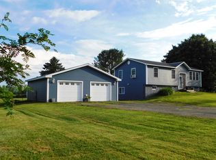 382 Exeter Rd, Corinth, ME 04427