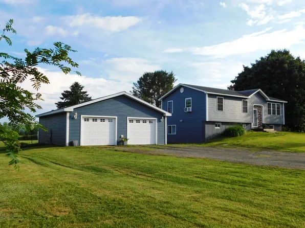 382 Exeter Road, Corinth, ME 04427