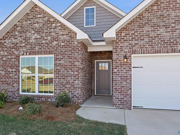 5th image of 117 Silkwood Ct SW