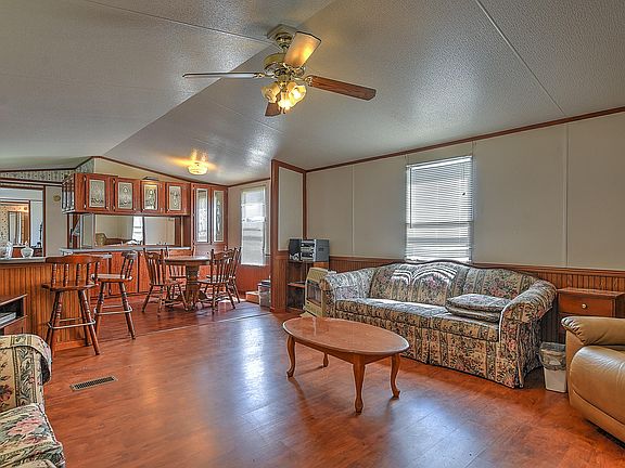 2nd image of 262 Klepper Ln