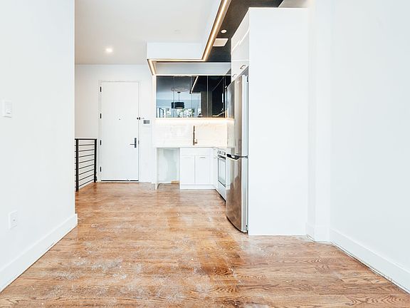 4th image of 1183 Gates Ave APT 1B