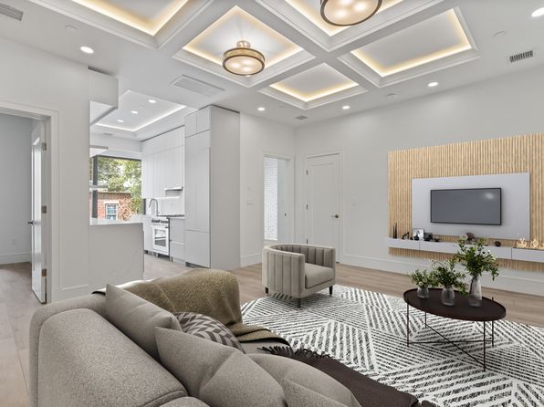 1578 Beacon St UNIT 202