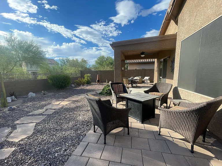 2312 N Hudson Dr — Photo 14