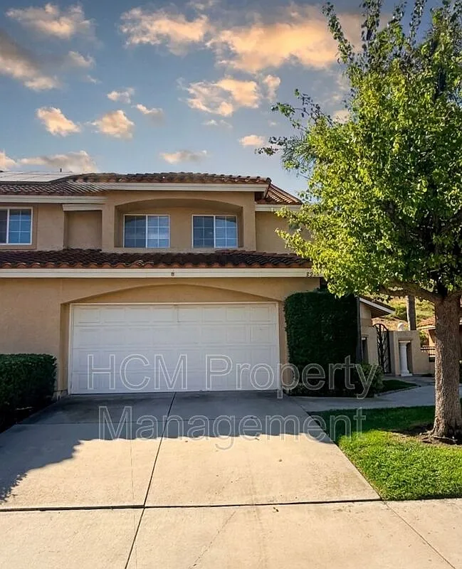 Building Photo - 827 S Shanada Ct