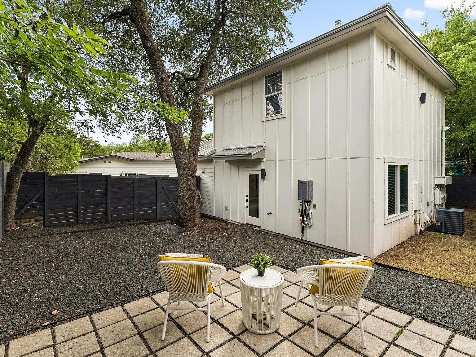 3 bed, 2.5 bath, 1149 sqft, $3,000 — Photo 4
