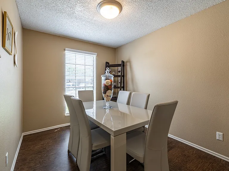 Austin Pointe Apartments — Photo 20