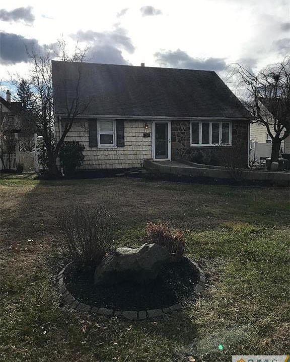 2nd image of 131 Waverly Pl