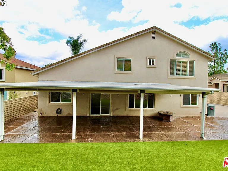 1124 Acapulco Ave — Photo 40