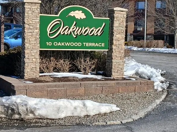 10 Oakwood Terrace #120, New Windsor, NY 12553