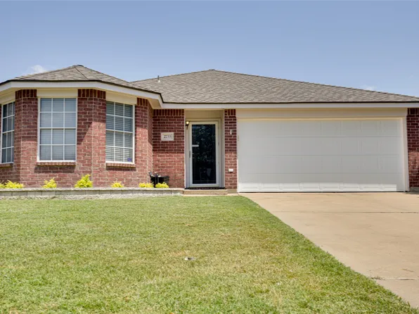 2733 Yoakum St, Fort Worth, TX 76108
