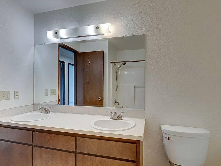 1601 McKinnon Dr — Photo 20