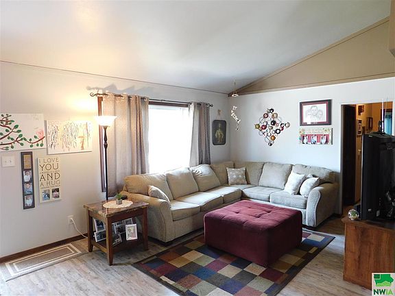 2nd image of 4414 Peters Ave
