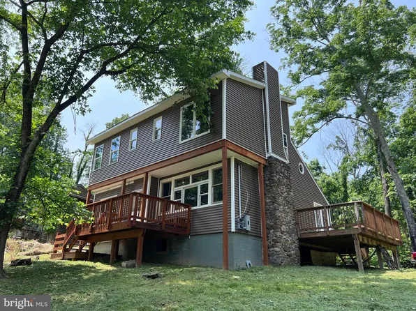 334 Shenandoah River Dr, Harpers Ferry, WV 25425