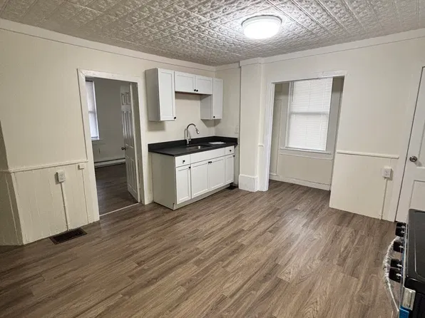 106 Birch St #5, Manchester, CT 06040