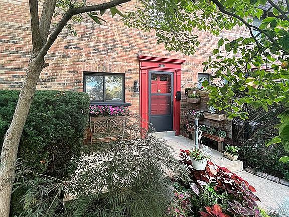 2nd image of 453 S Clay Ave APT B