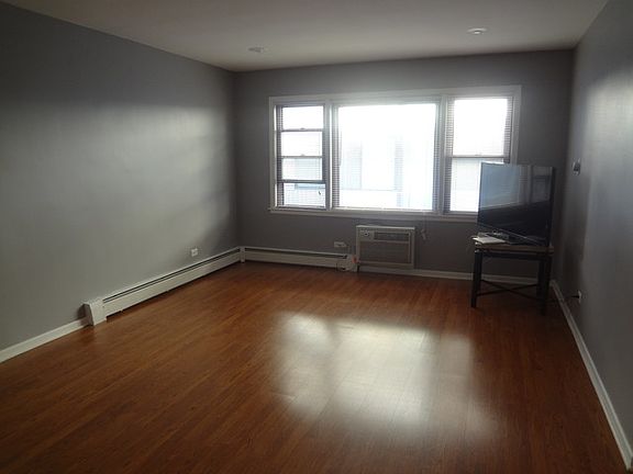 2nd image of 938 North Blvd APT 404
