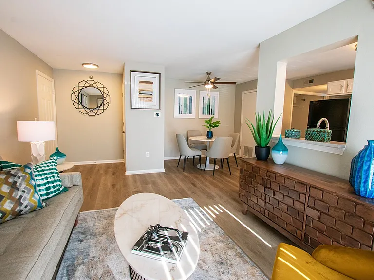 Park Edge Apartments — Photo 8