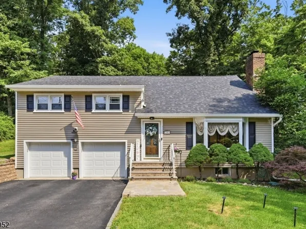 5 La Malfa Rd, Randolph Twp., NJ 07869