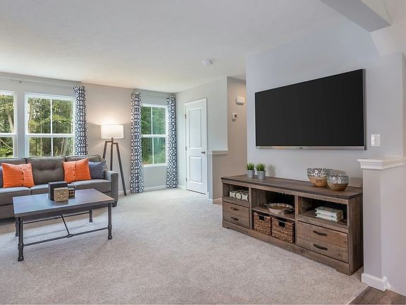 4th image of 43 Rose Glen Ct