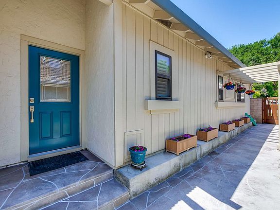 3rd image of 10070 Scenic Blvd