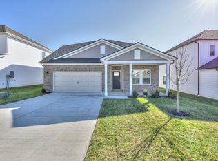 121 Fernbank Ln, Clarksville, TN 37043