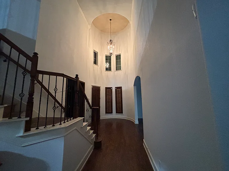 1128 Waterford Way — Photo 2