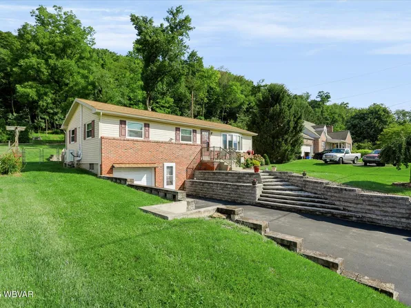 502 Woodward Ave, Lock Haven, PA 17745