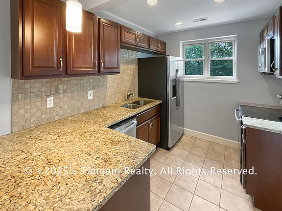 2901 Blair Blvd # B2 (5)_09182025