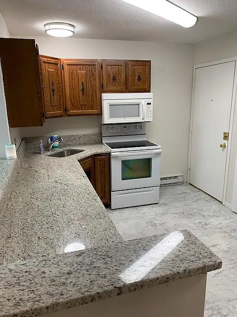 2 bed, 980 sqft, $1,875 — Photo 2