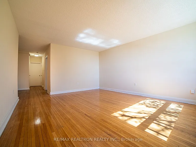 2309 Lake Shore Blvd W #407 — Photo 5
