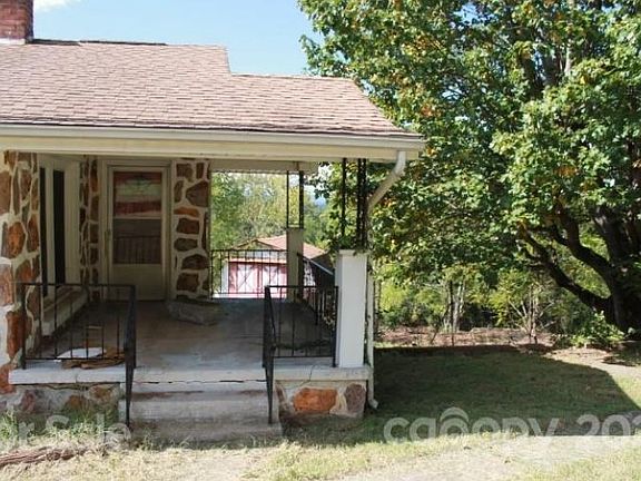 2nd image of 3252 Barus St