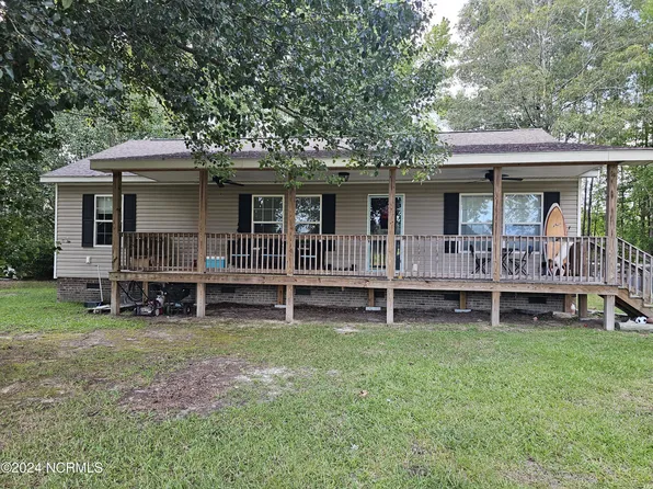 6812 White Plains Church Road, Clarkton, NC 28433