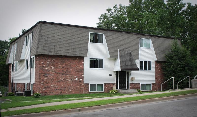 1st image of 816 Grant St APT 3
