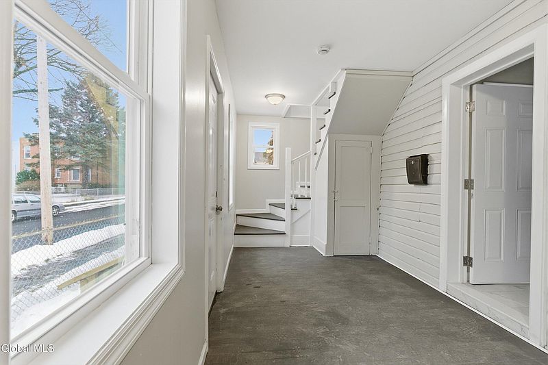 3rd image of 902 24th Street
