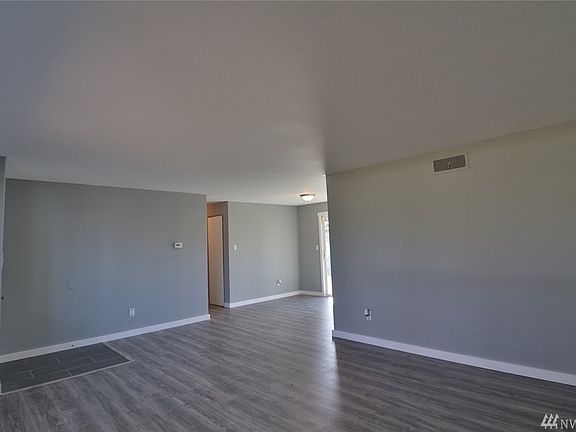 4th image of 618 111th St S