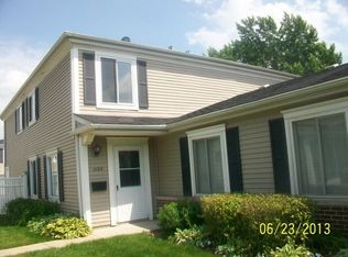 1130 Cove Dr #216-B, Prospect Heights, IL 60070