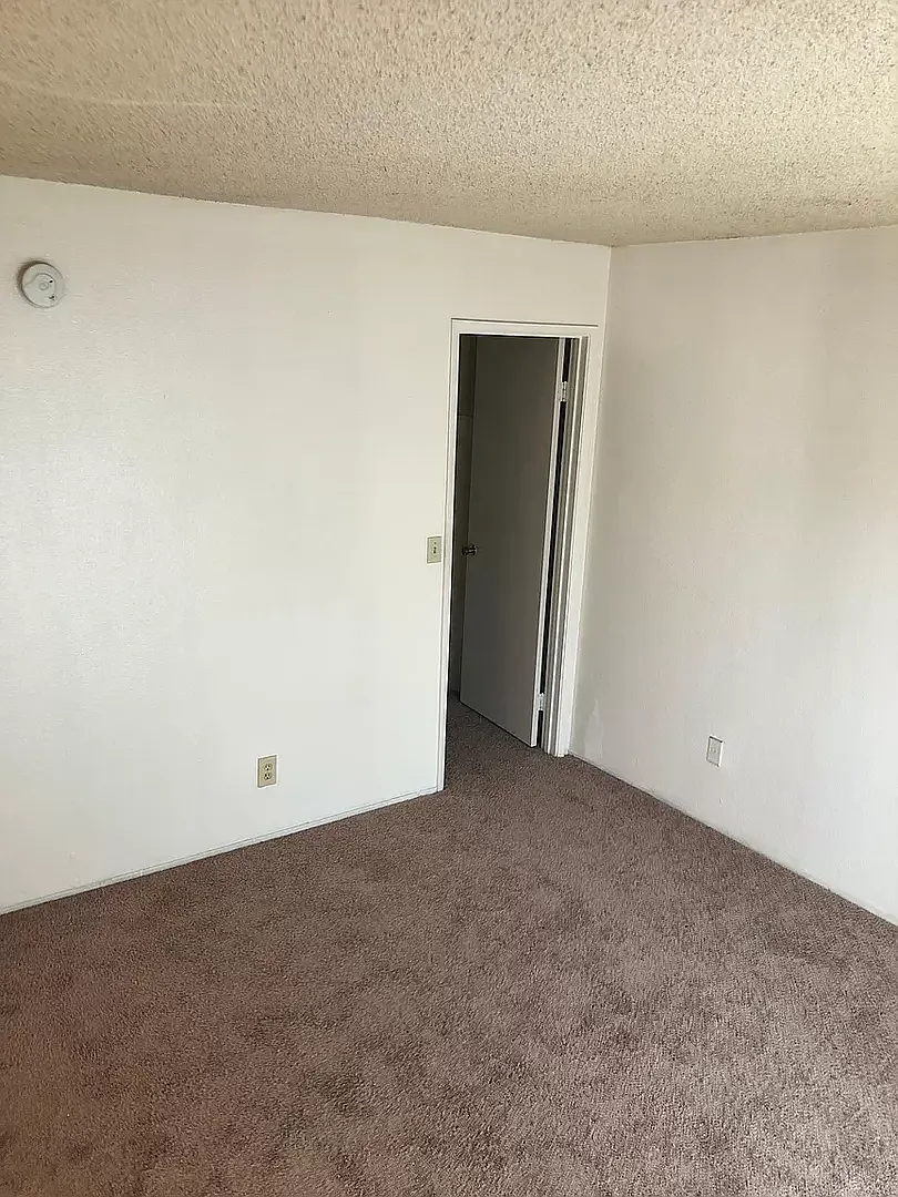 Great 3 bedroom 2 bath home absolutely fantastically located with access to freeways and downtown — Photo 4