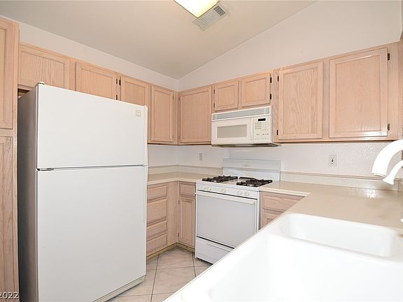 3rd image of 5415 W Harmon Ave Unit 2047