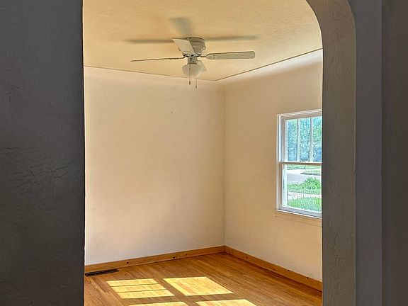 4th image of 1044 4th St
