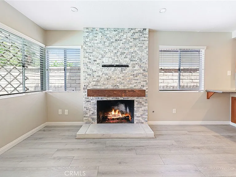 23205 Azela Cir — Photo 11