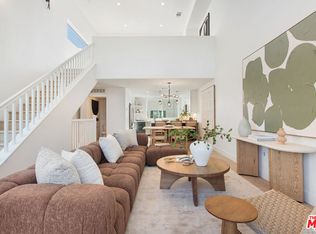 11222 W Victory Blvd #2, North Hollywood, CA 91606