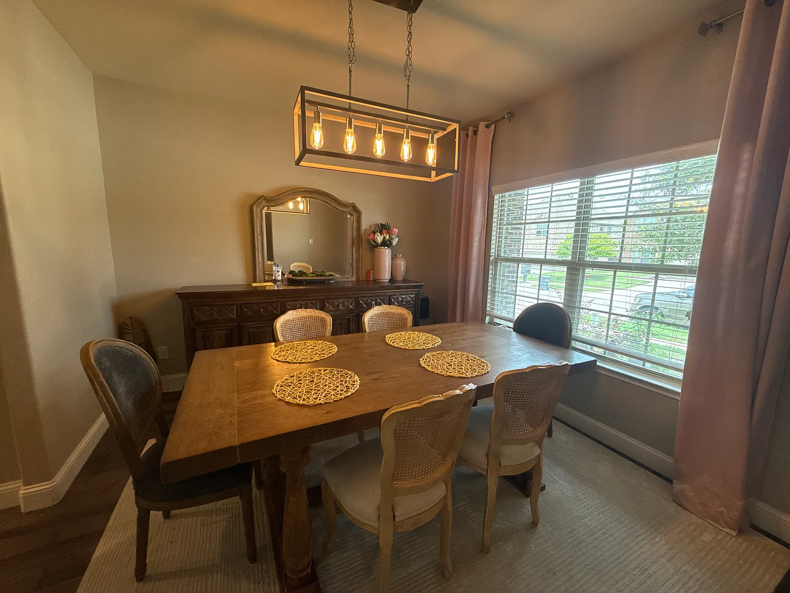 4 bed, 2.5 bath, 2983 sqft, $3,100 — Photo 4