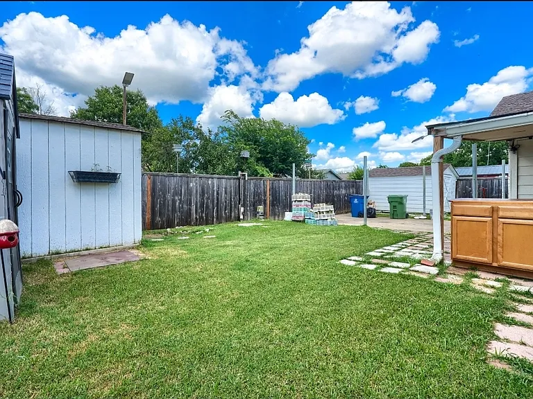 1273 Valencia Ln — Photo 23