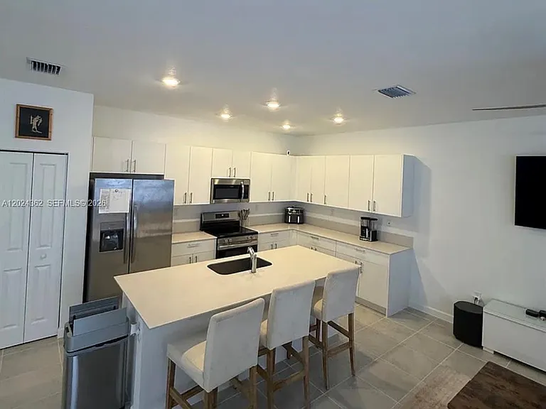 2584 SE 25th Ave — Photo 14