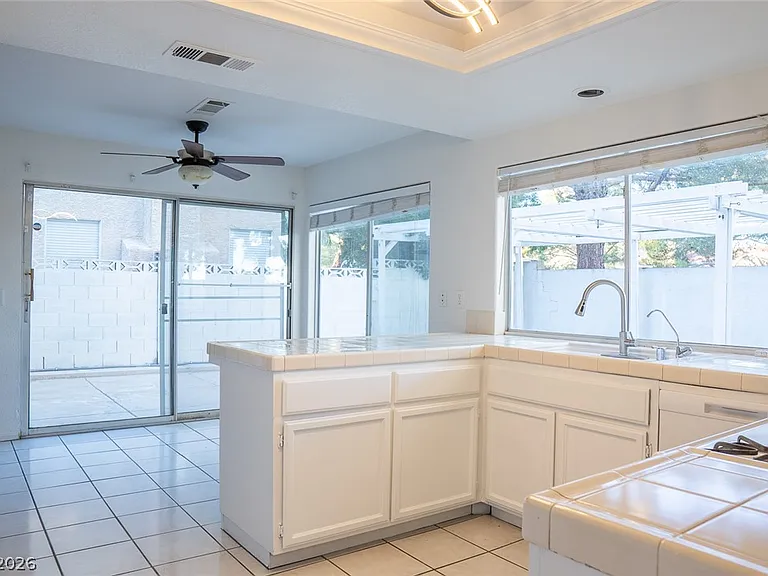 7608 Botany Bay Dr — Photo 7