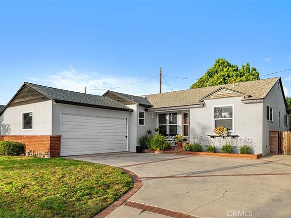 3rd image of 6440 Petit Ave