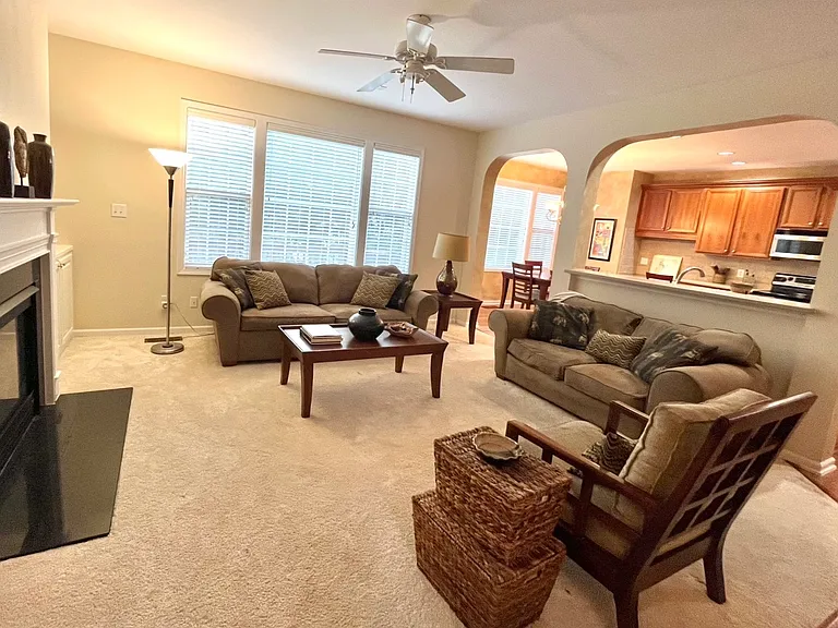 1105 Goldenview Ct — Photo 8